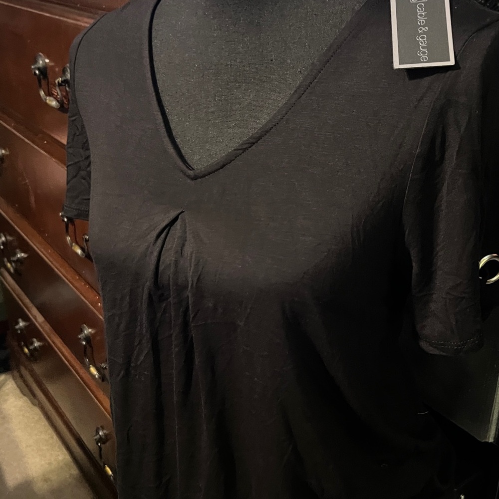 #368-NWT (XS/TP)Black Cable and Gauge Cold Shoulder Top, V neck w/ pleated front